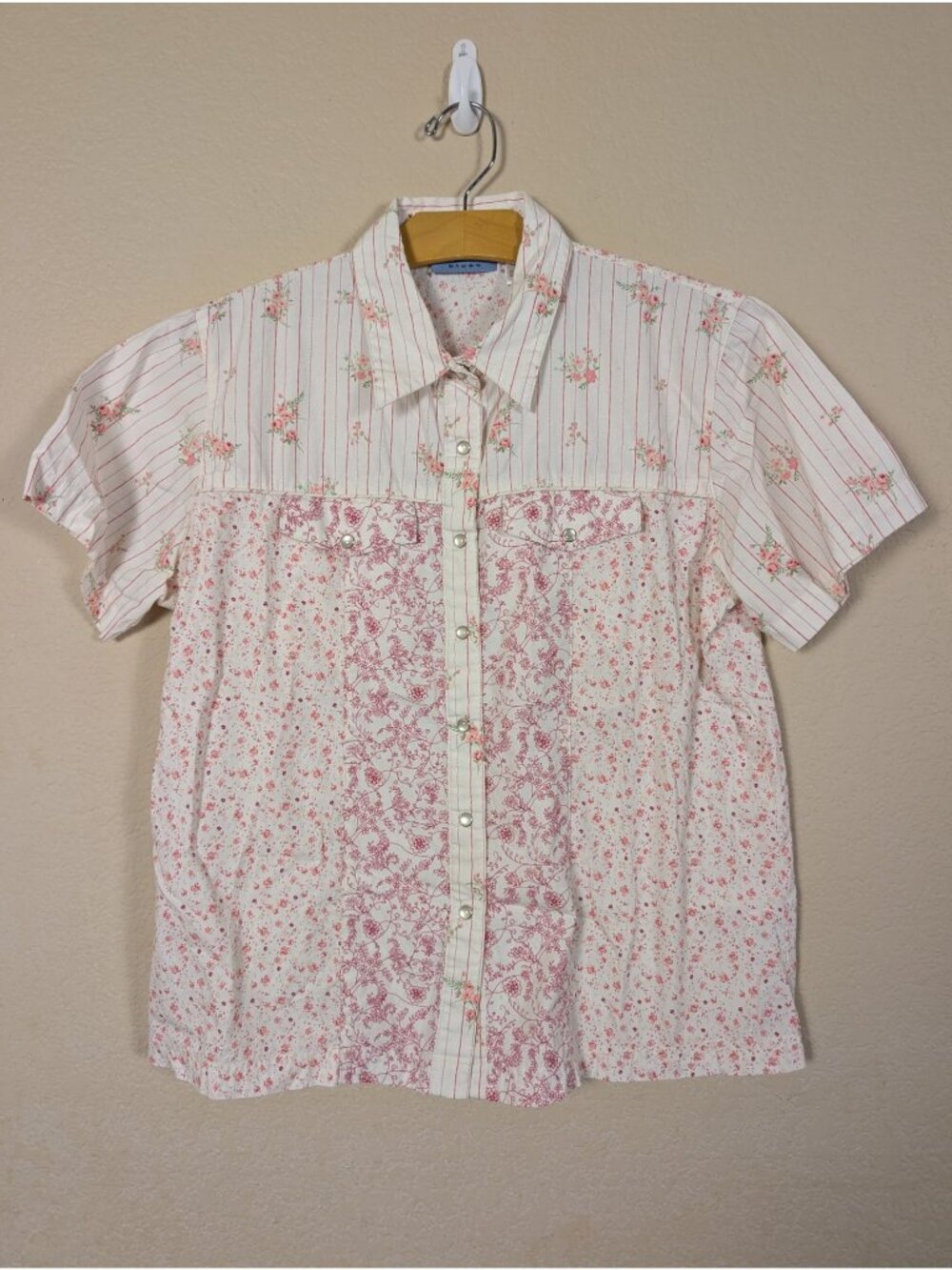 Vtg y2k Wrangler pearl snap shirt size L Floral Rodeo short sleeve Western Pink